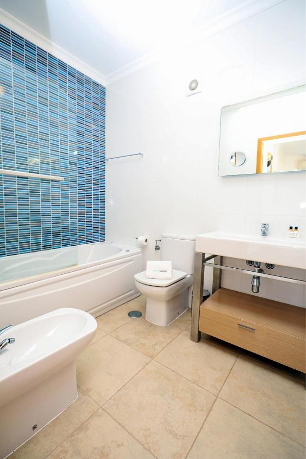 A68 - Palmeiras Paz Apartment Lagos Exterior photo